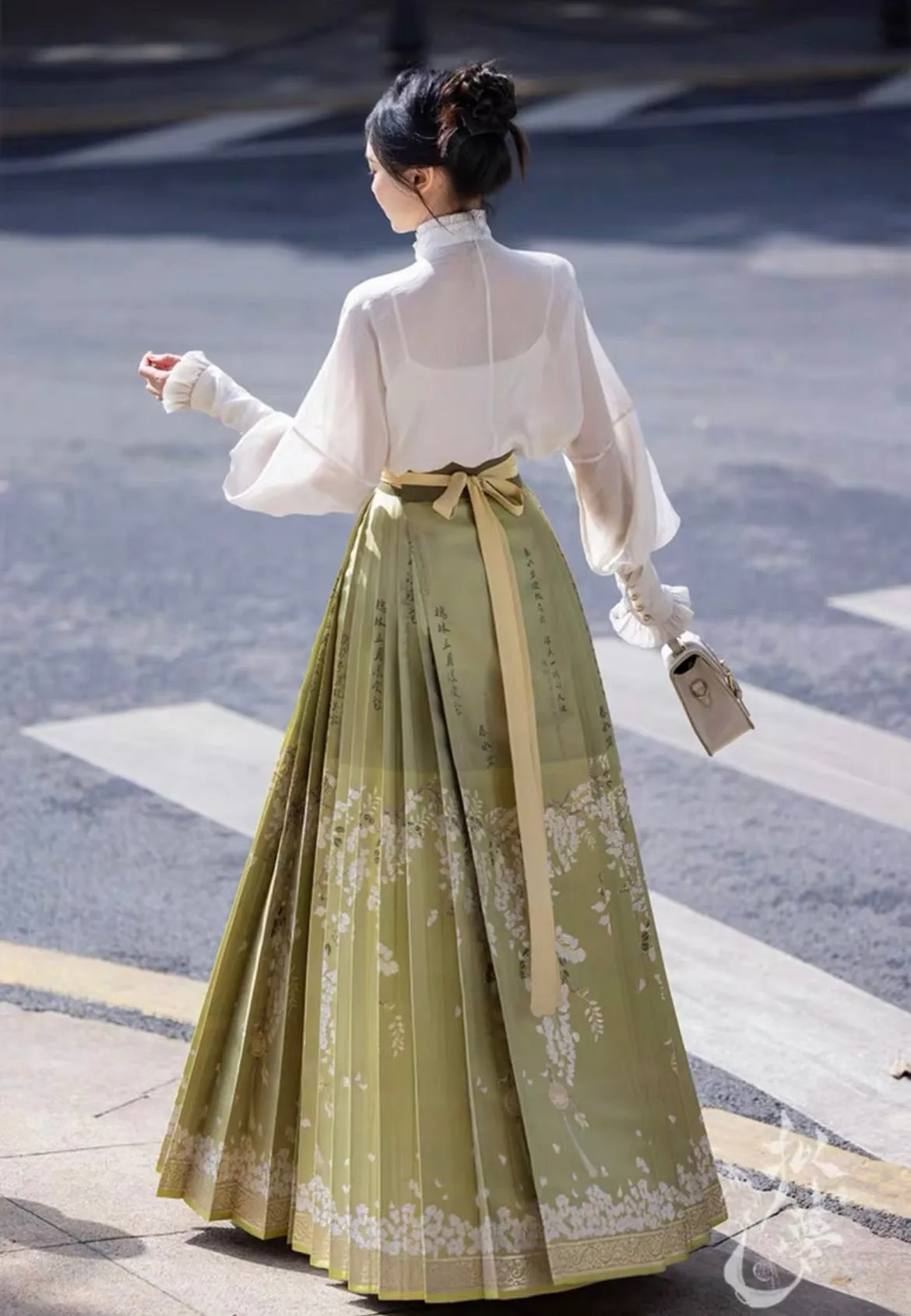 Light Green Modern Hanfu | Dreamy Flower Mamian Skirt Work  Daily Hanfu